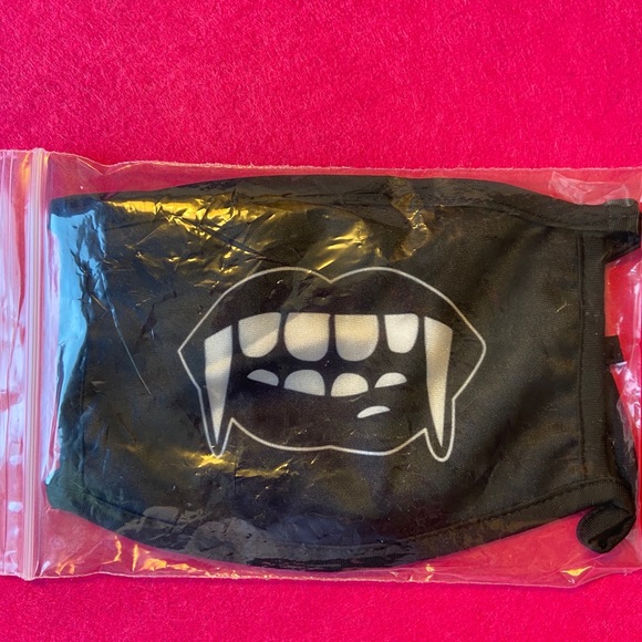 “STASH”, Pouch & Mask - Picture 3 of 4